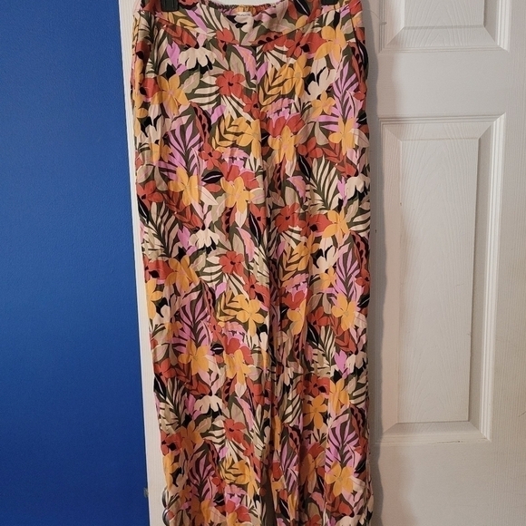 SUMMER pants ☀️ 🏖 - Picture 2 of 4